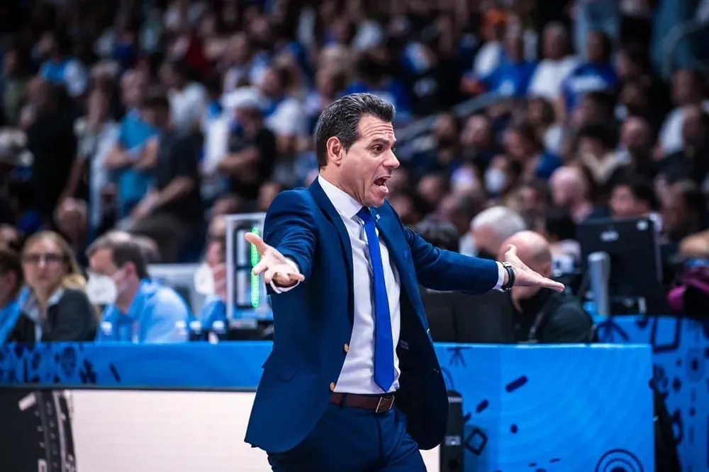 Dimitris Itoudis veut que son équipe de l’Hapoël Tel-Aviv soit intégrée dans l’Euroleague