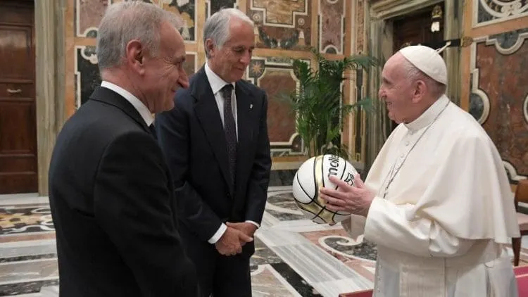Quand le Pape François faisait l'éloge du... basket-ball !