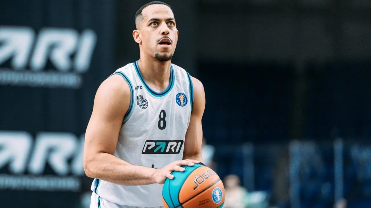 Kendall Smith pour renforcer Roanne