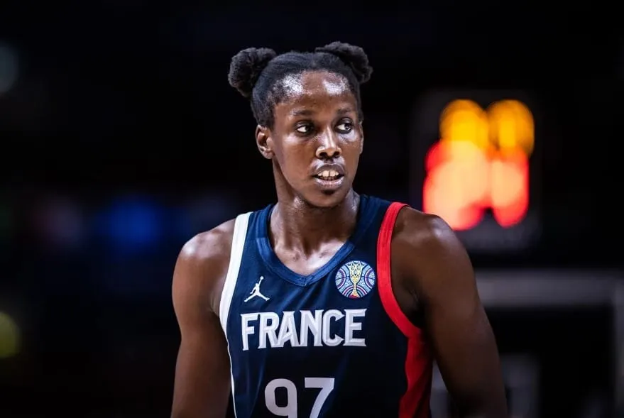 Français(e)s de l'étranger - Kendra Chery (Guernica) : « Il n'y a pas une saison qui m'a transformée comme celle-ci »