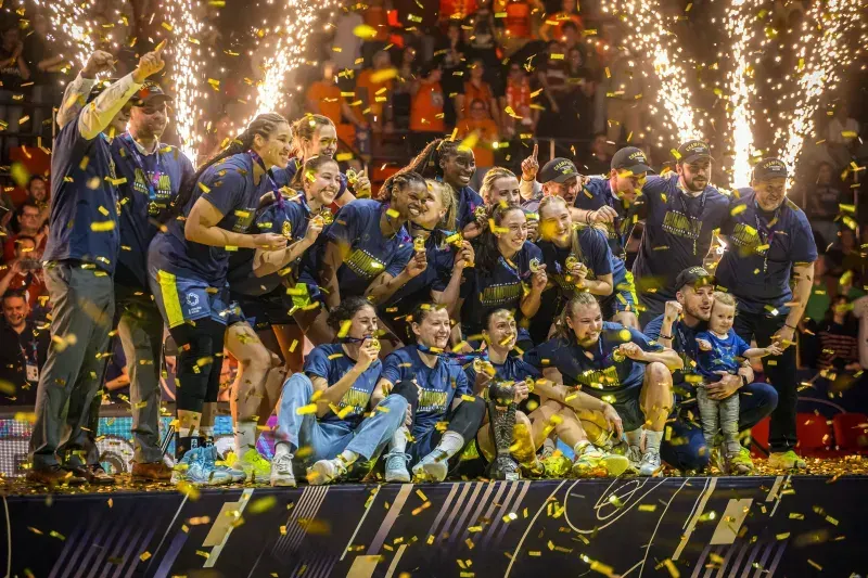 Le sacre de Valériane Ayayi en Euroleague : « Des années qu’on travaille pour ce trophée »