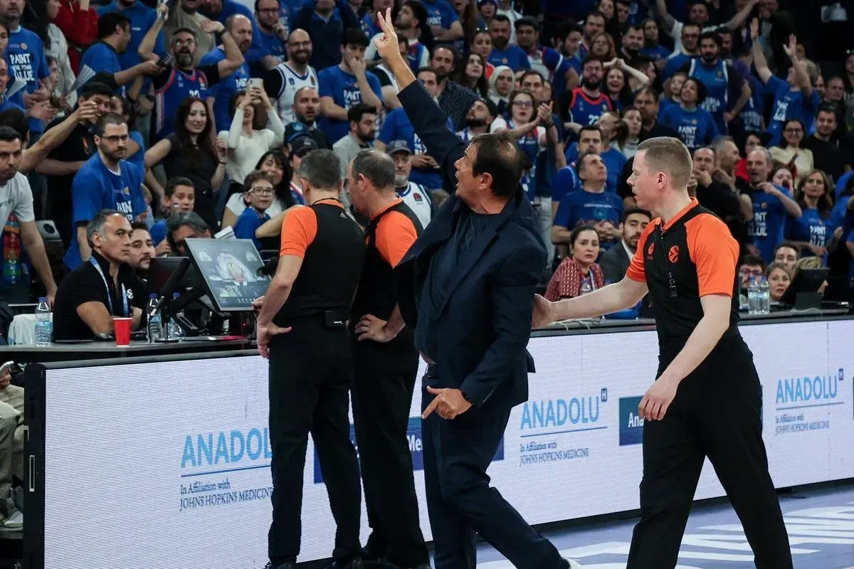 Panathinaikos : Ergin Ataman et Dimitris Giannakopoulos pètent encore les plombs