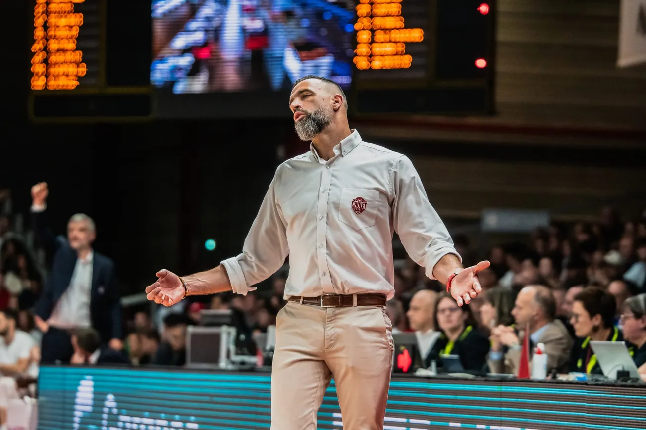 « De la fébrilité, trop d’émotions » : les réactions après la lourde défaite de Cholet Basket face à la JL Bourg