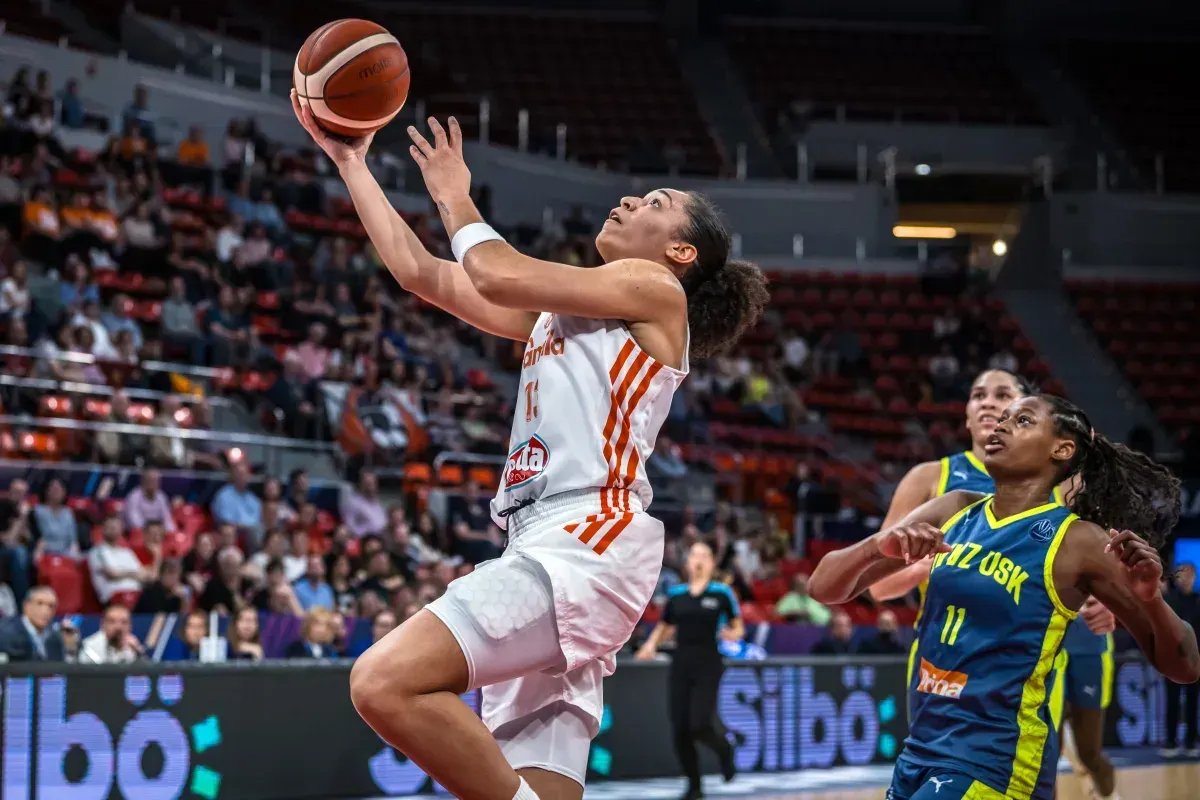 C'est confirmé : Janelle Salaün a signé à Prague