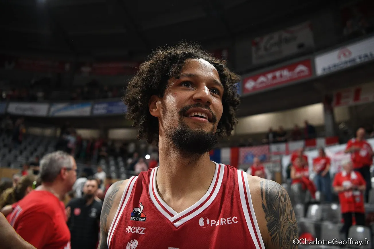 Jeremiah Hill (Chalon) : "À domicile, on se sent presque invincibles"