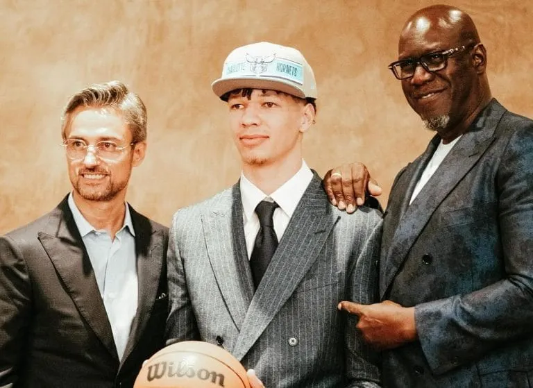 Jean-Pascal Zadi et Raphaël Quenard pour incarner Bouna Ndiaye et Jérémy Medjana au cinéma