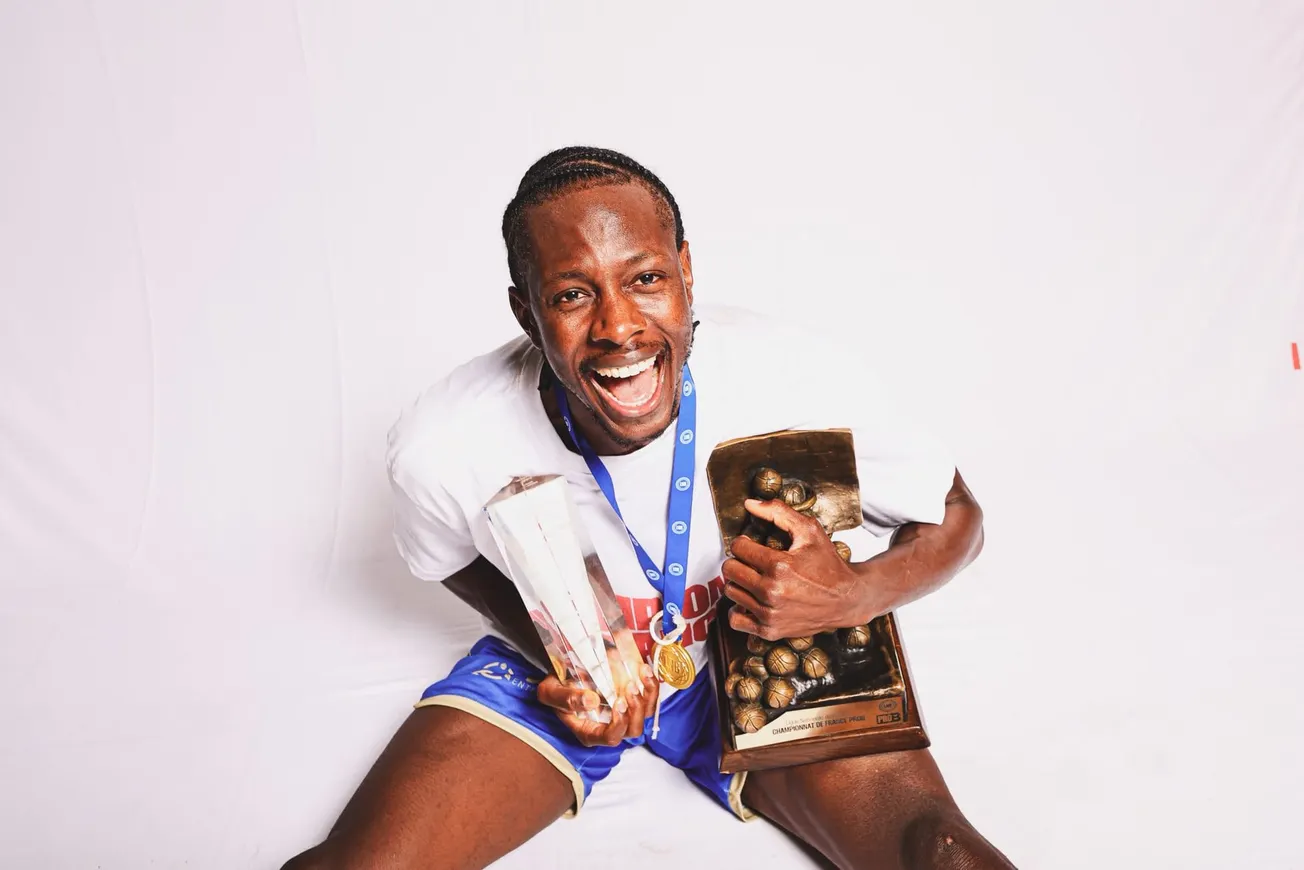 Boulazac : Essomé Miyem débarque, Ousman Krubally prolonge