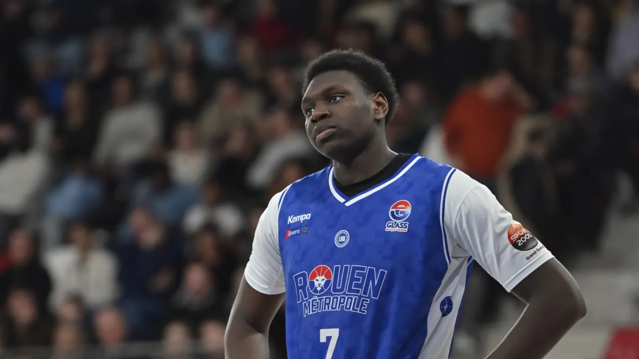 Narcisse Ngoy à Bourg jusqu’en 2029 et prêté à Poitiers la saison prochaine