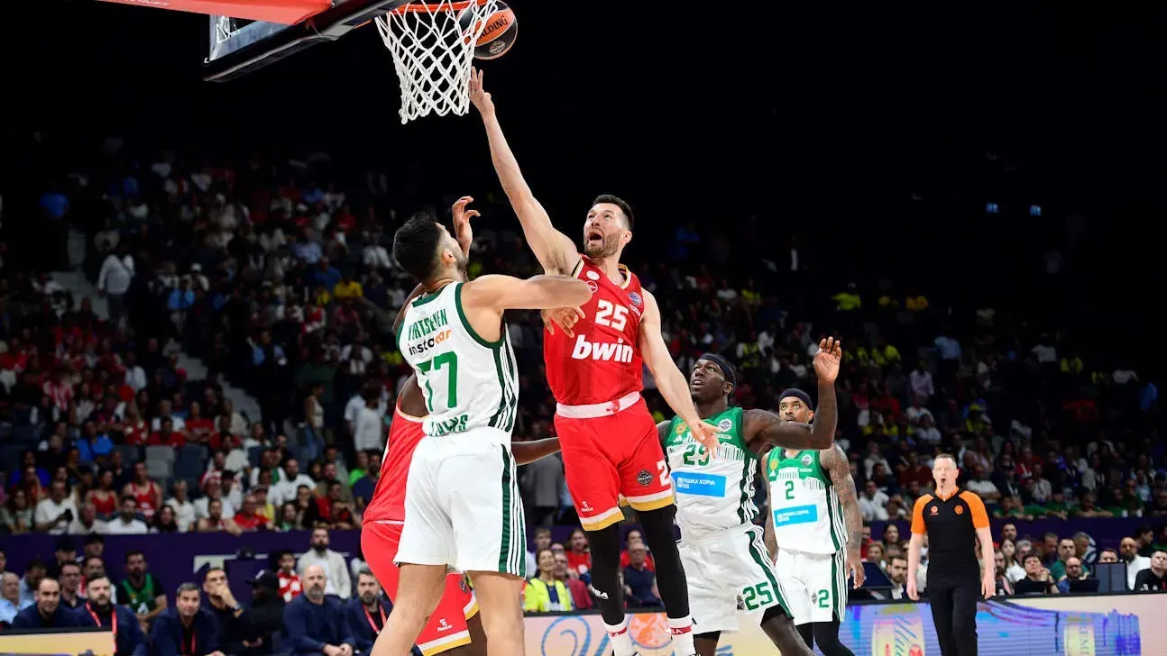 Euroleague : l'Olympiakos s'adjuge la 3e place après un derby insipide