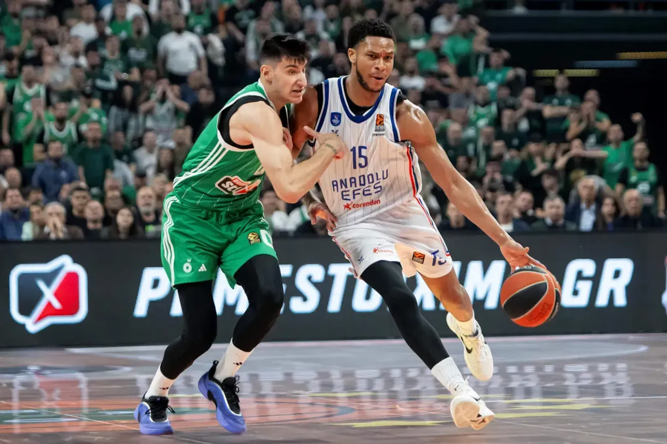 Les joueurs de l'Anadolu Efes dérangés par des pétards dans leur sommeil