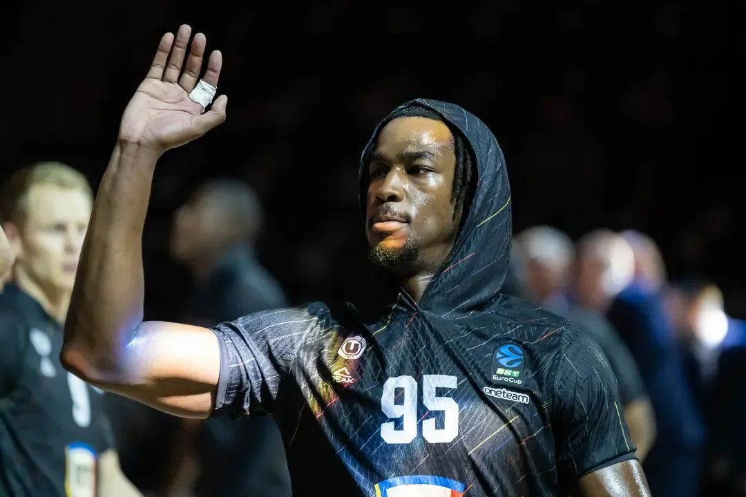 Officiel : Adam Mokoka de retour en France, à la JL Bourg