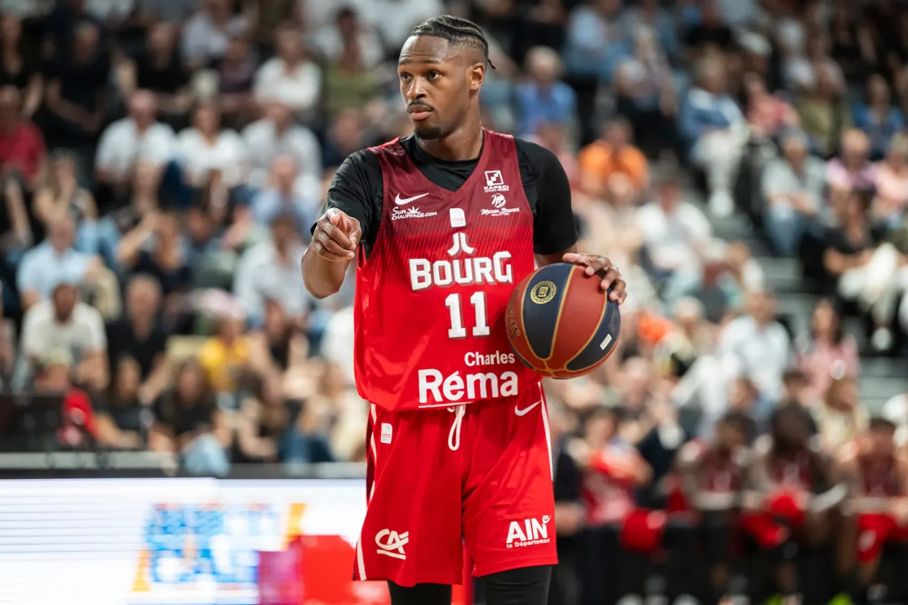 Neuf départs à Bourg-en-Bresse, dont Joël Ayayi, Jordan Usher et Maksim Salash