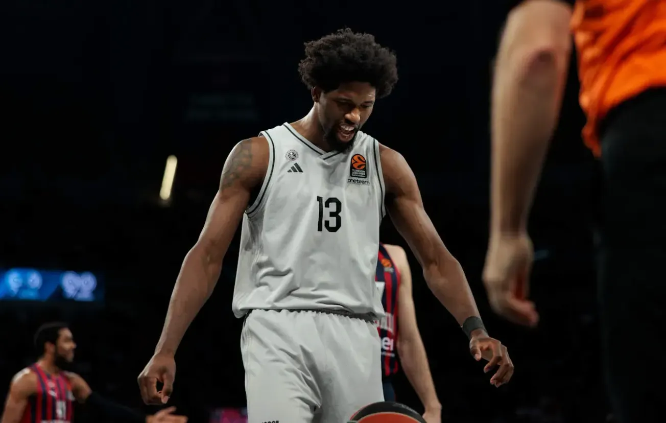 Kevarrius Hayes, pierre angulaire du Paris Basketball