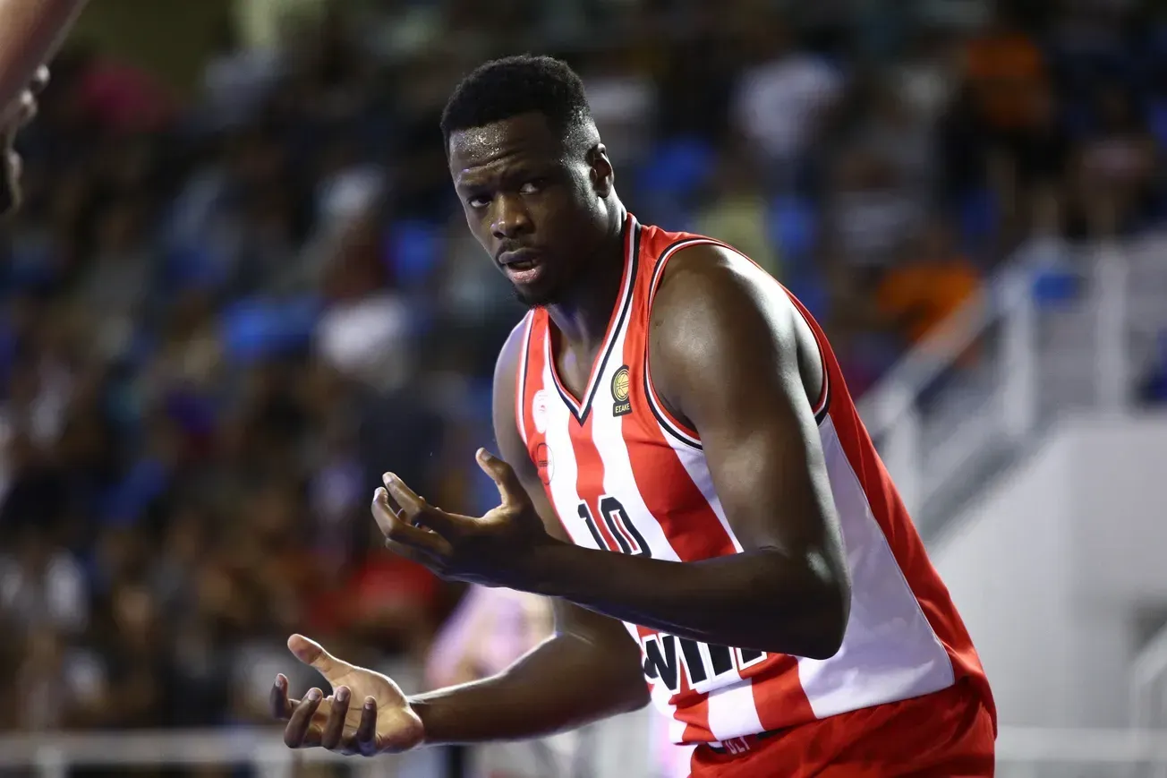 Olympiakos : Moustapha Fall indisponible pour un an !