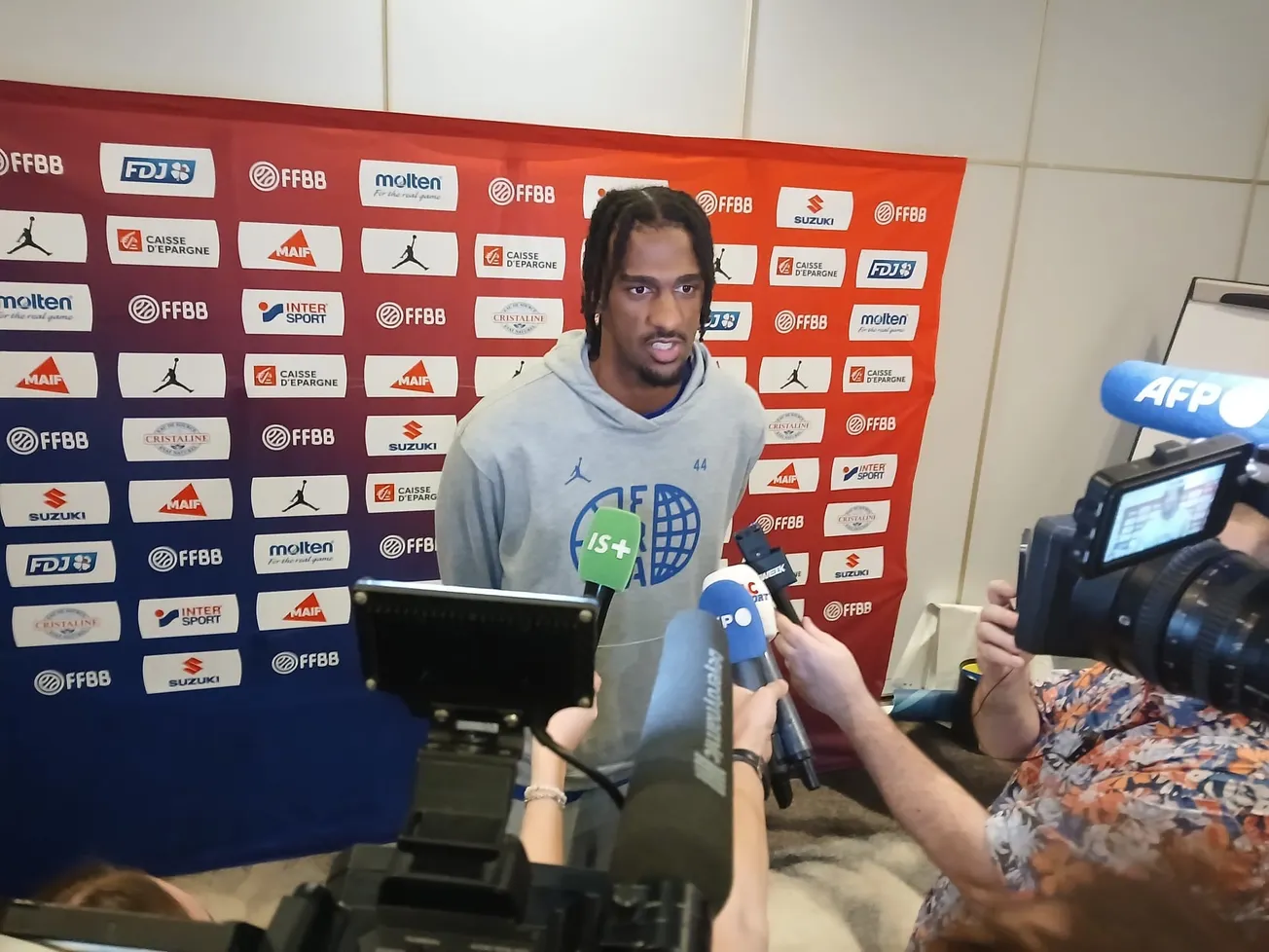 Alexandre Sarr et les Bleus : « Après une année en NBA, je trouve ça beau de faire ma première compétition maintenant »