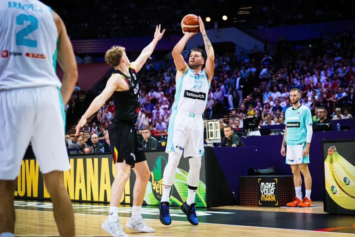 Luka Doncic est devenu le 4e joueur à faire un triple double à l'EuroBasket