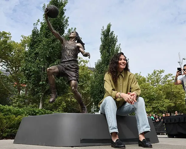Une statue inaugurée à Seattle en l’honneur de Sue Bird