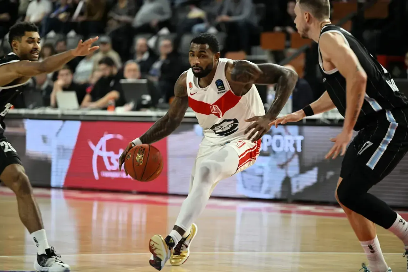 Bourg : Adrian Nelson out pour une longue durée