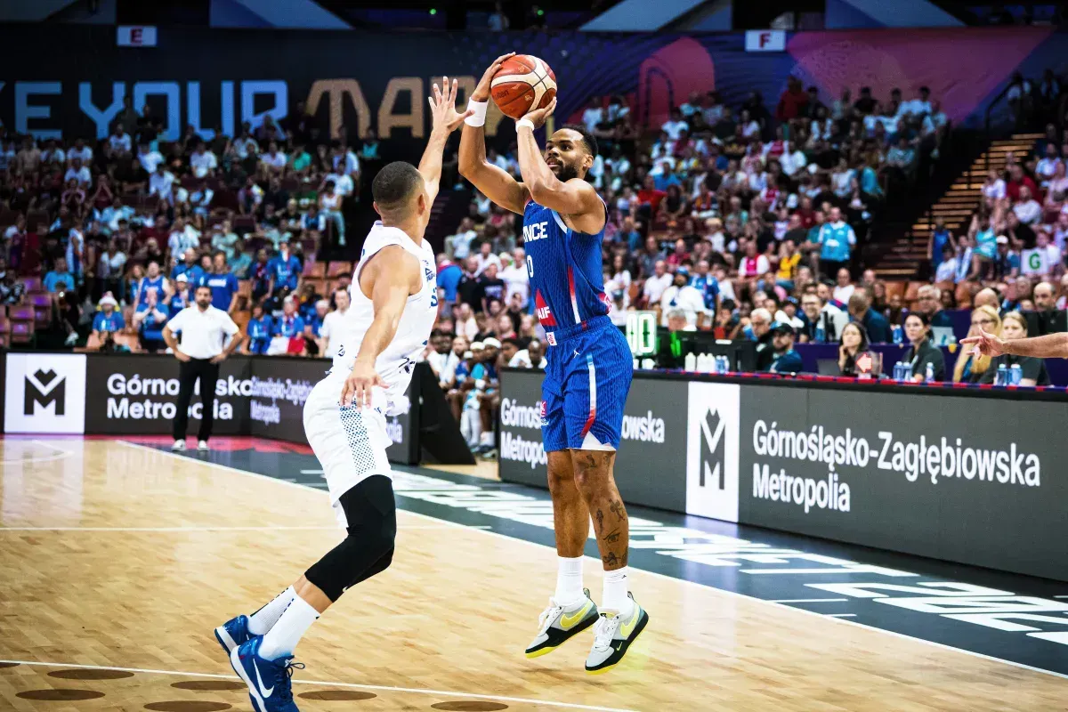 500 000 téléspectateurs en moyenne pour France-Israël