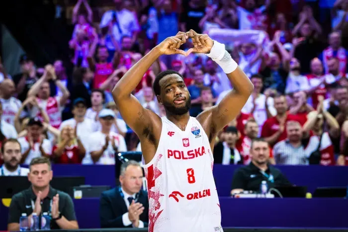 Géant avec la Pologne, le naturalisé Jordan Loyd ennemi public numéro un des Bleus