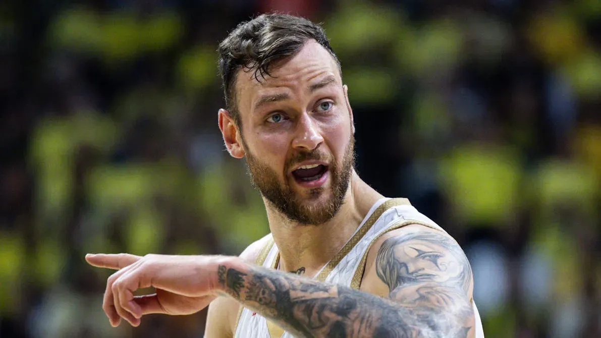 Donatas Motiejunas vers l'Étoile Rouge ?