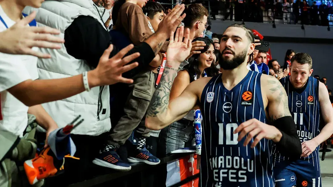 Anadolu Efes - Bayern : Isaïa Cordinier en feu !