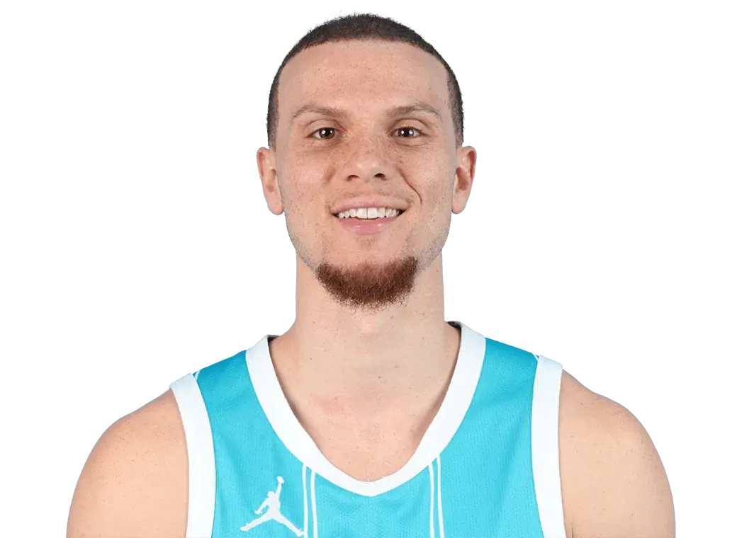 Turquie : Malachi Flynn marque 36 points et se retrouve au centre d'une échauffourée