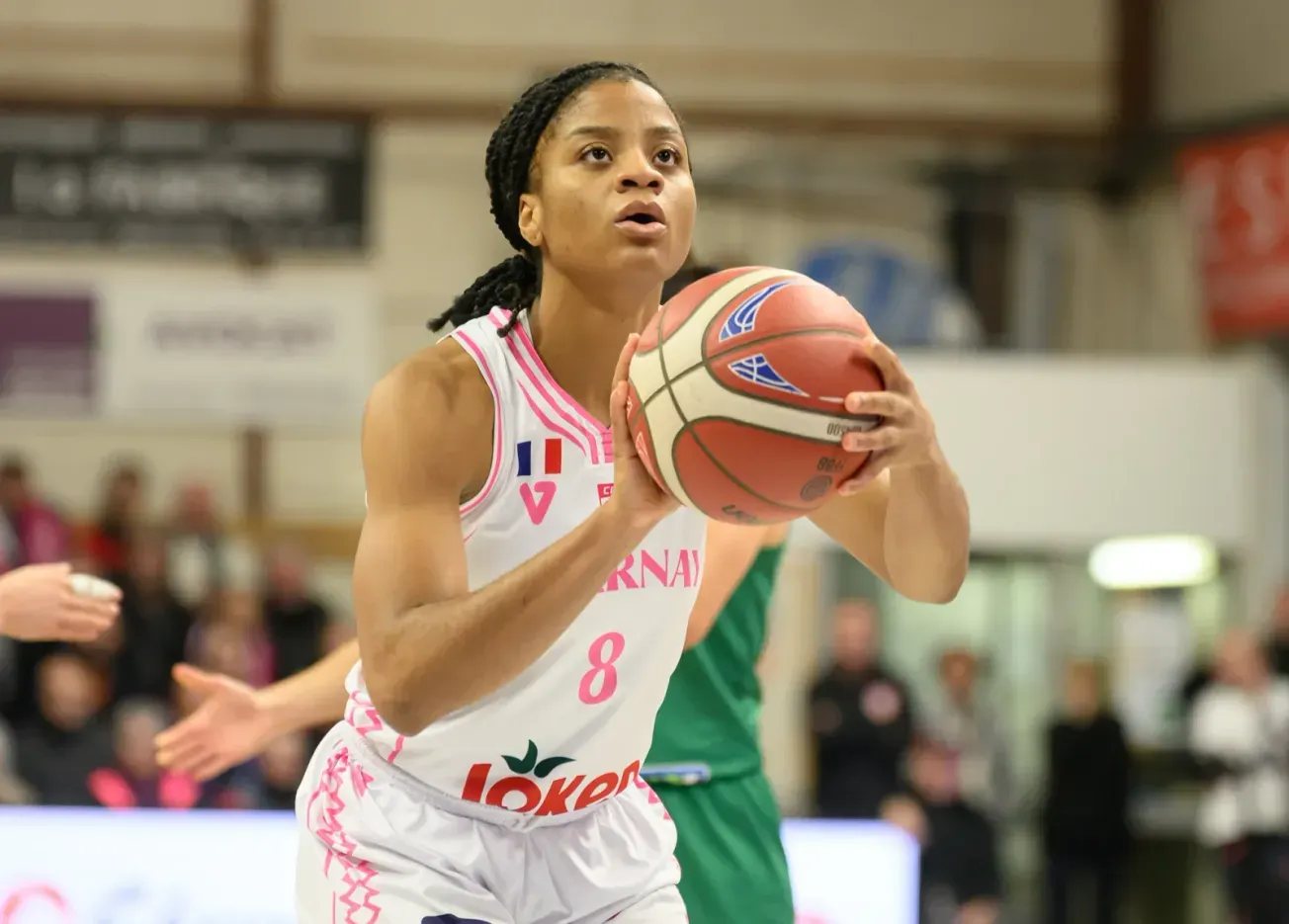 Monique Akoa Makani officiellement arrivée à Bourges !