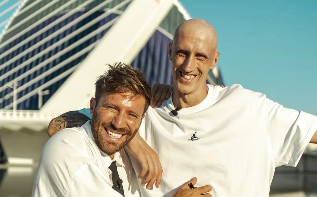 Après 10 jours de coma, Achille Polonara continue son combat contre la leucémie