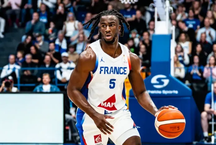 Co-capitaine de la JL Bourg, Adam Mokoka ne ressent "pas de pression"