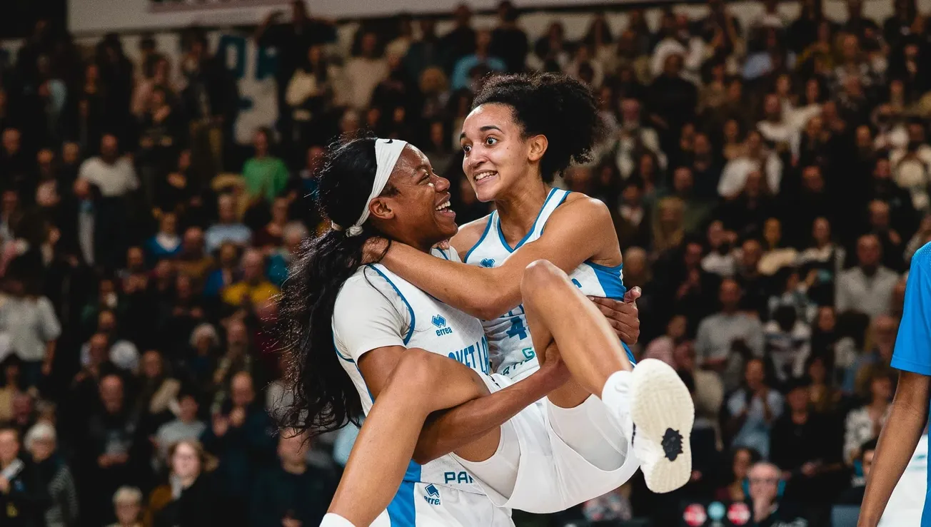 Porté par Leïla Lacan, Basket Landes terrasse Fenerbahçe