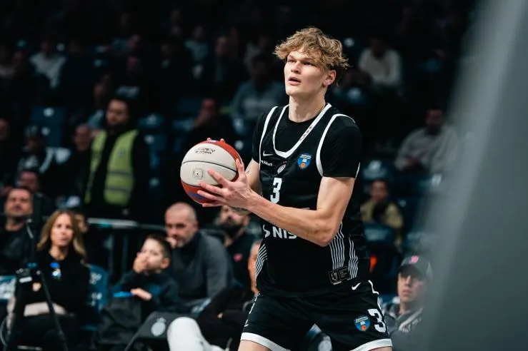 La pépite Miikka Muurinen fantomatique au Partizan