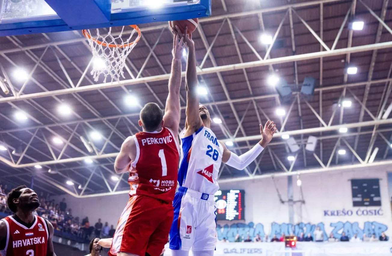 Equipe de France : Petr Cornelie remplace Mathis Dossou Yovo