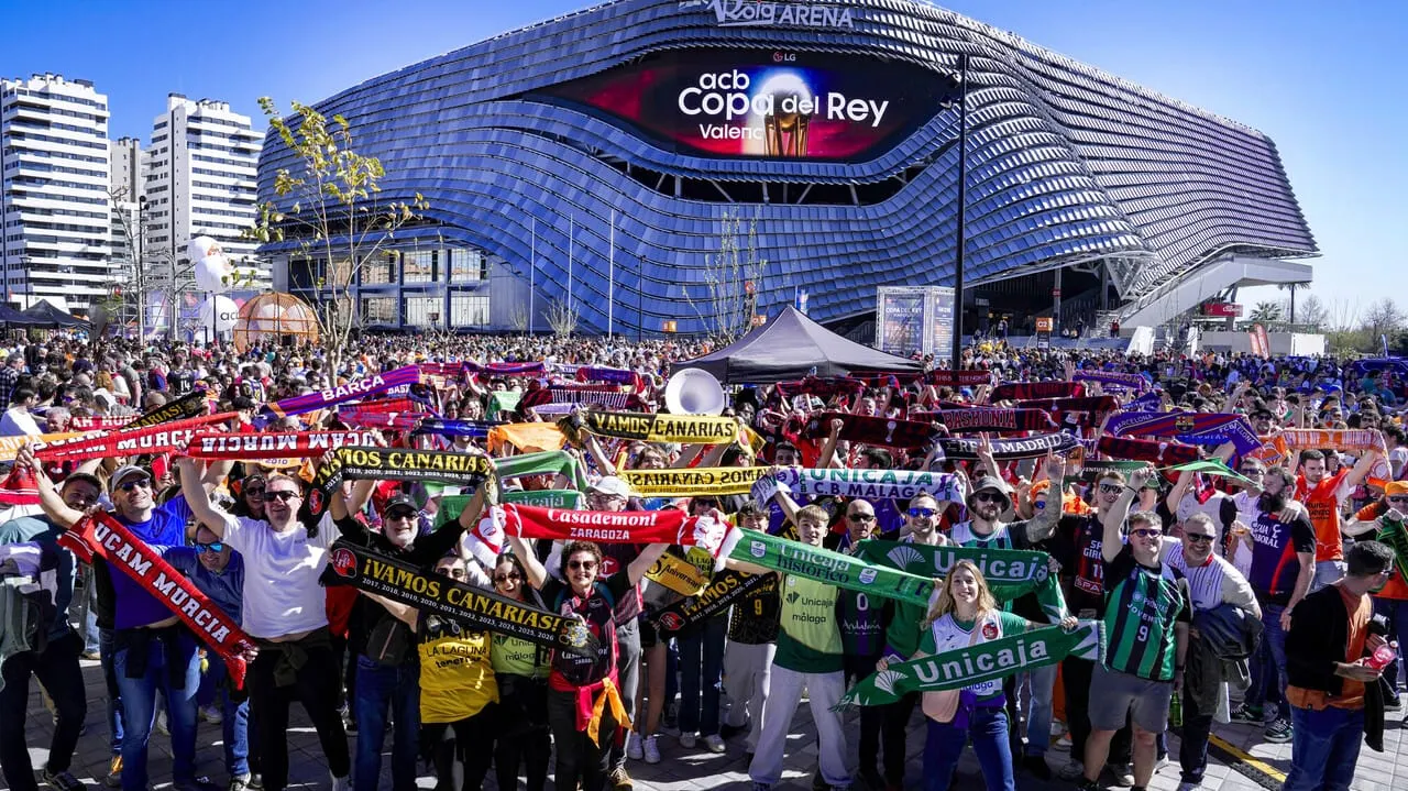 Un moment unique : la communion entre supporters espagnols à la Copa del Rey