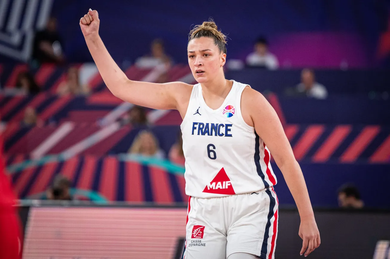 Alexia Chery remplace Iliana Rupert pour le tournoi de qualification des Bleues
