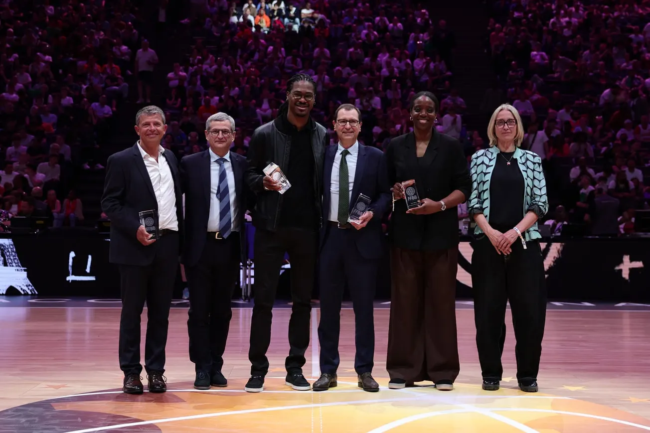 Cinq personnalités honorées lors des finales de la Coupe de France