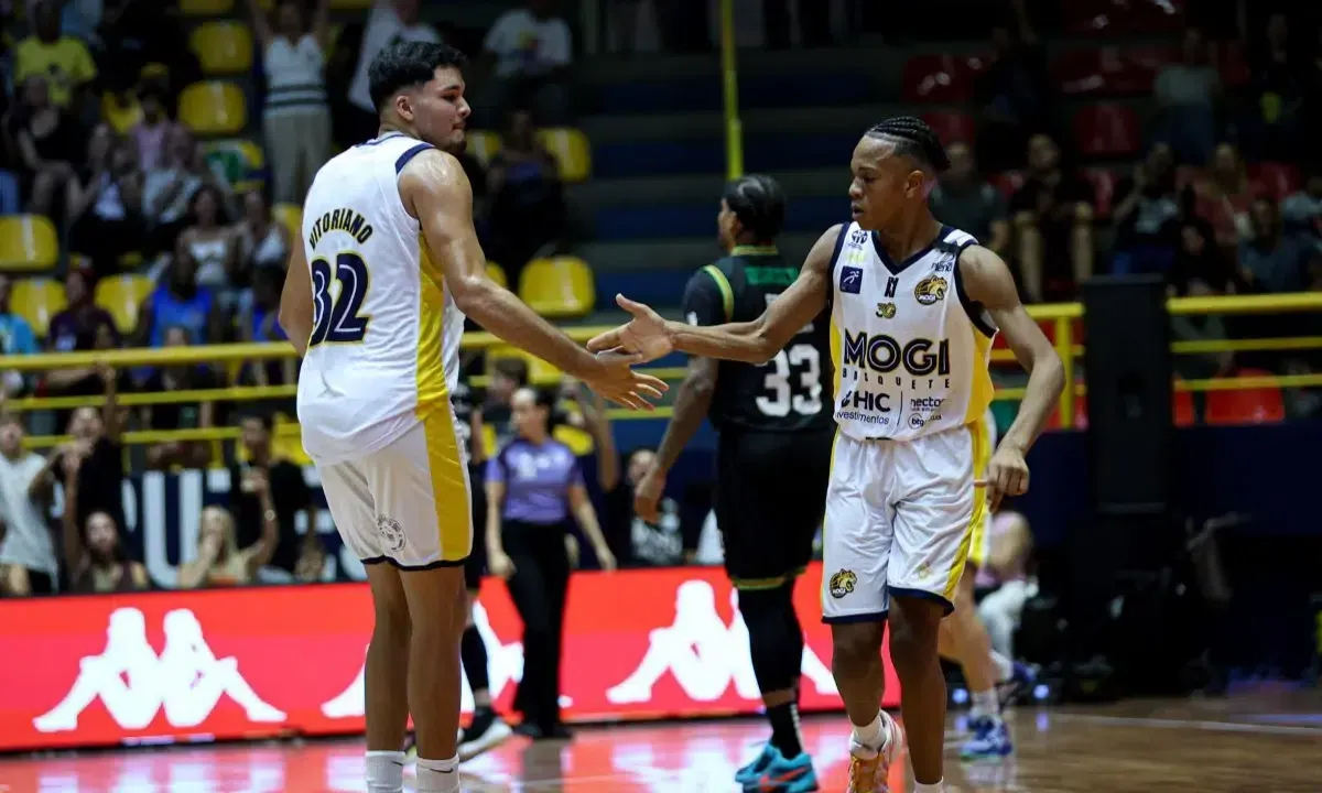 Record de précocité : A 14 ans, il joue dans le championnat brésilien