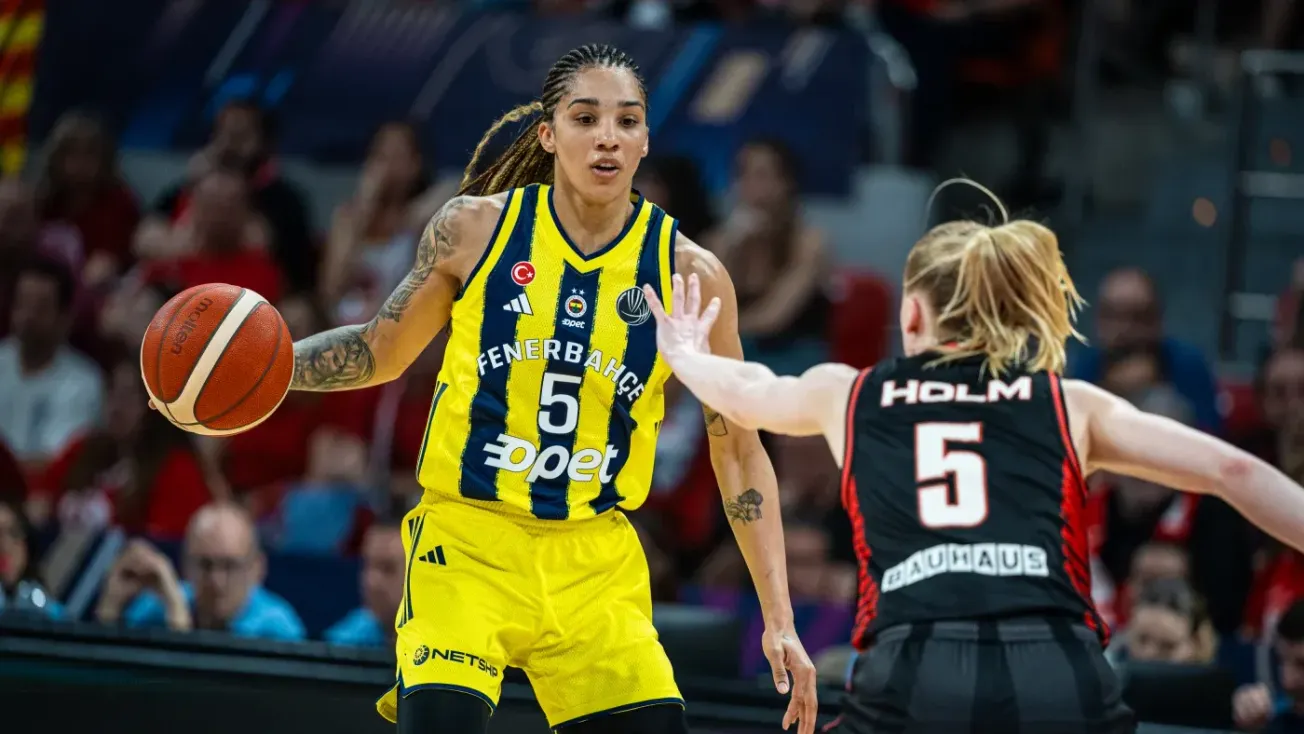 Marine Johannès, Gabby Williams et Iliana Rupert en finale de l'Euroleague