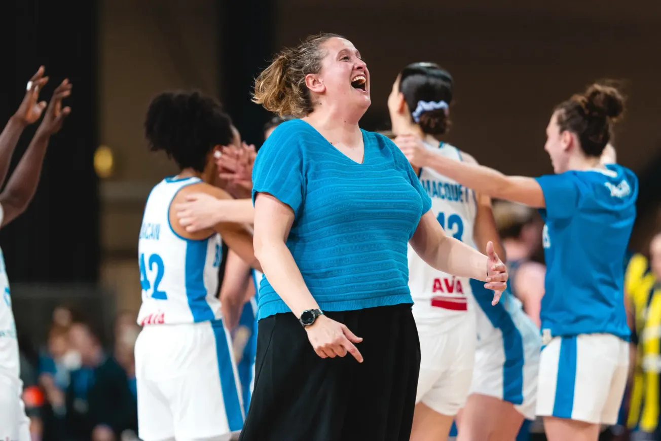Julie Barennes, coach de Basket Landes : "je suis heureuse et les filles le ressentent forcément"