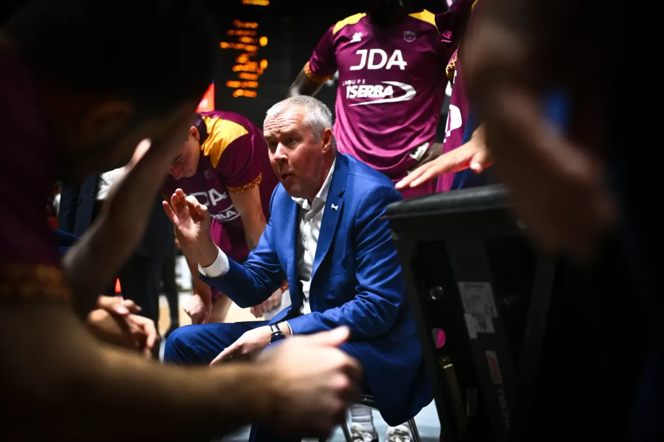 Laurent Legname (Dijon) : "Mon staff et moi, on tient à s’excuser par rapport à la prestation de ce soir avec une défaite de 37 points"