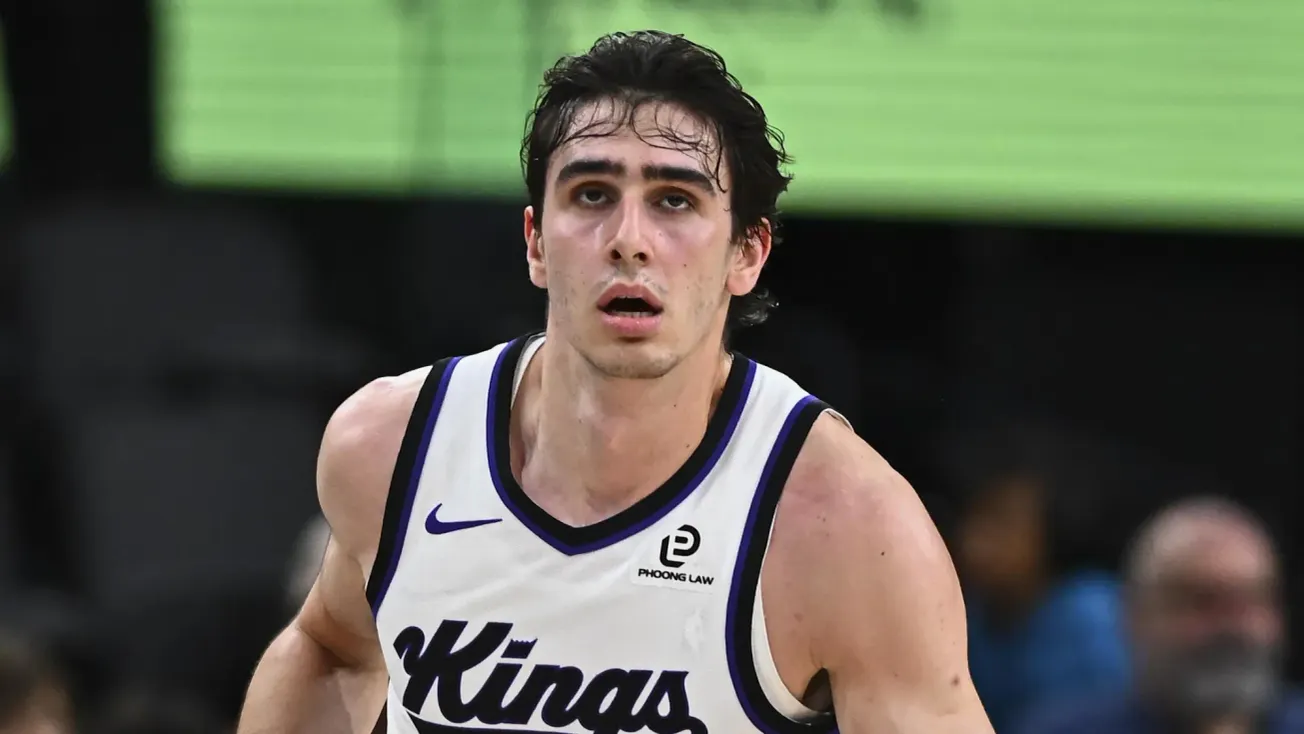 Maxime Raynaud, à voir sur Stade 2, à lire dans Maxi-Basket