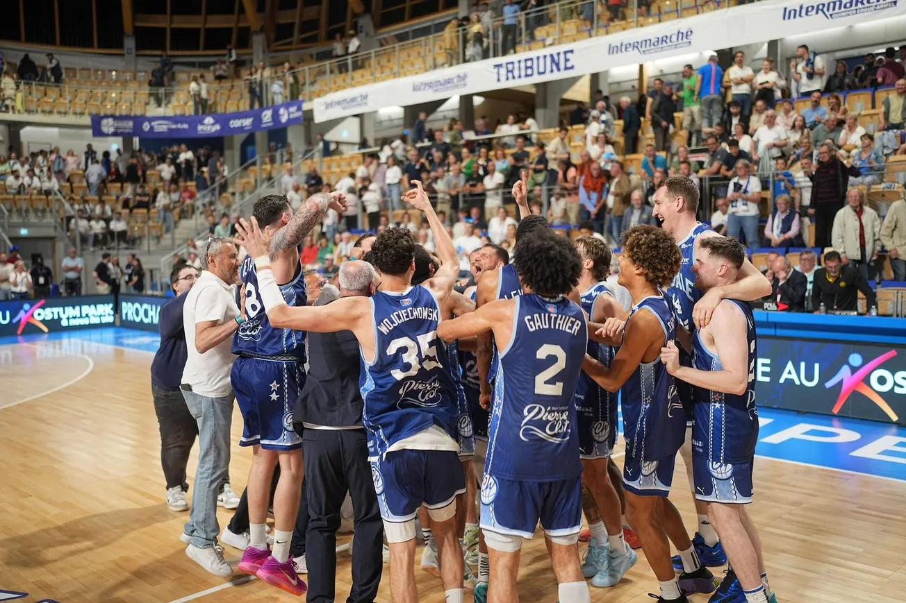 La Chorale de Roanne va retrouver l'élite du basket français - TJ Parker dédie le titre à son père