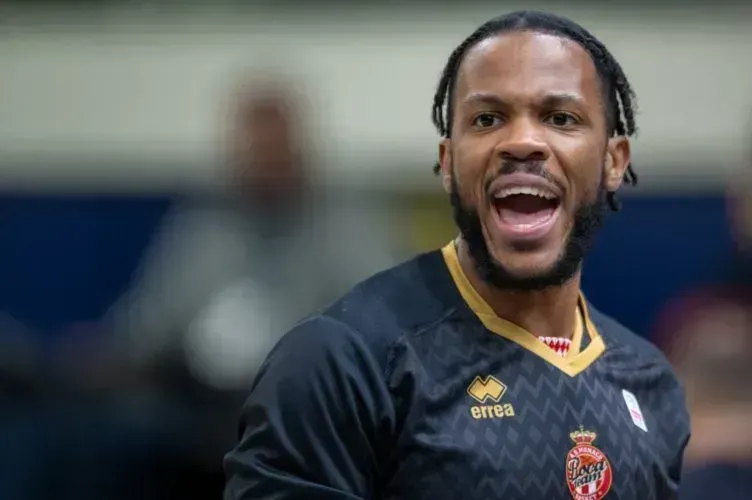 Jaron Blossomgame proche de signer à Dubaï