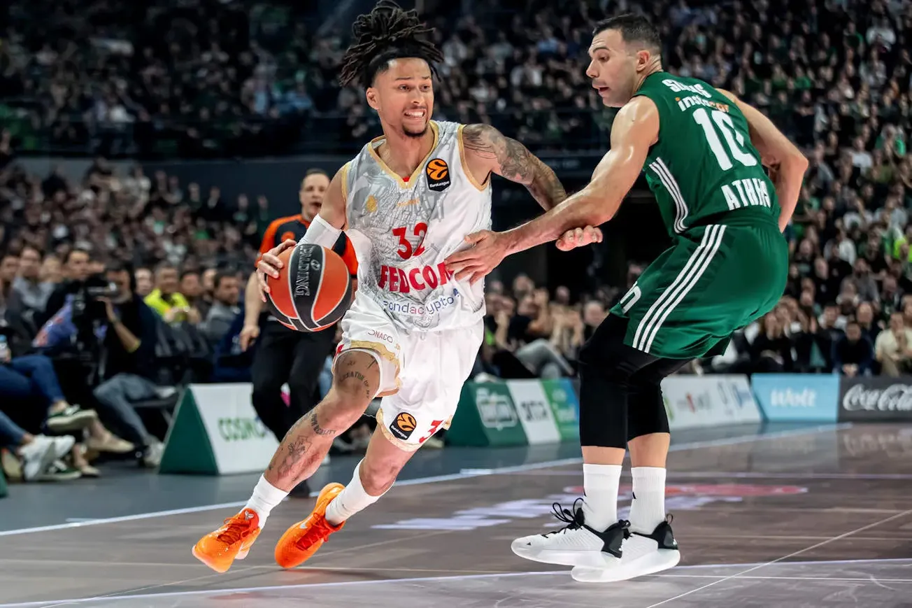 Trois jeunes de Monaco partent pour la NCAA, suivis par Matthew Strazel ?