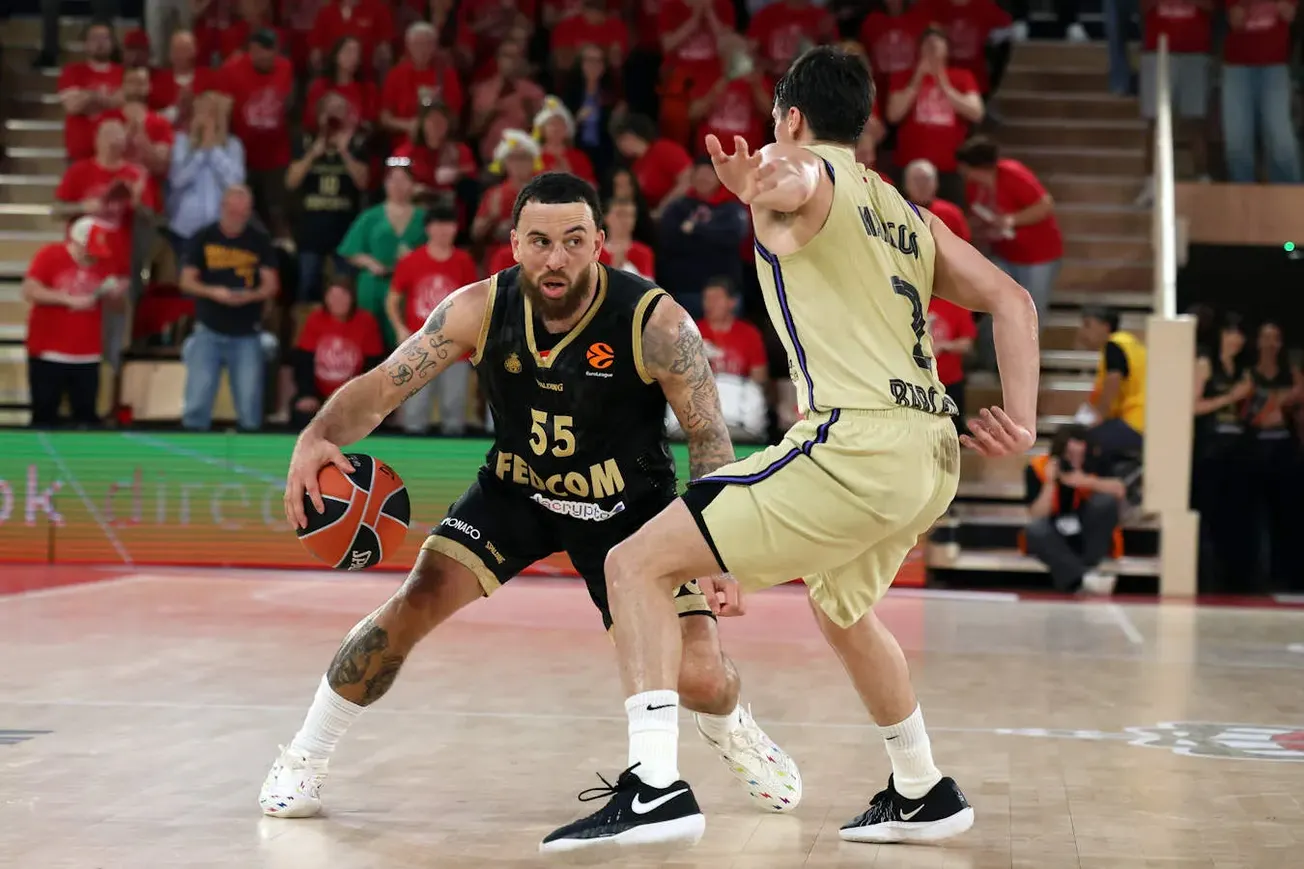 Mike James s'est engagé avec le FC Barcelone