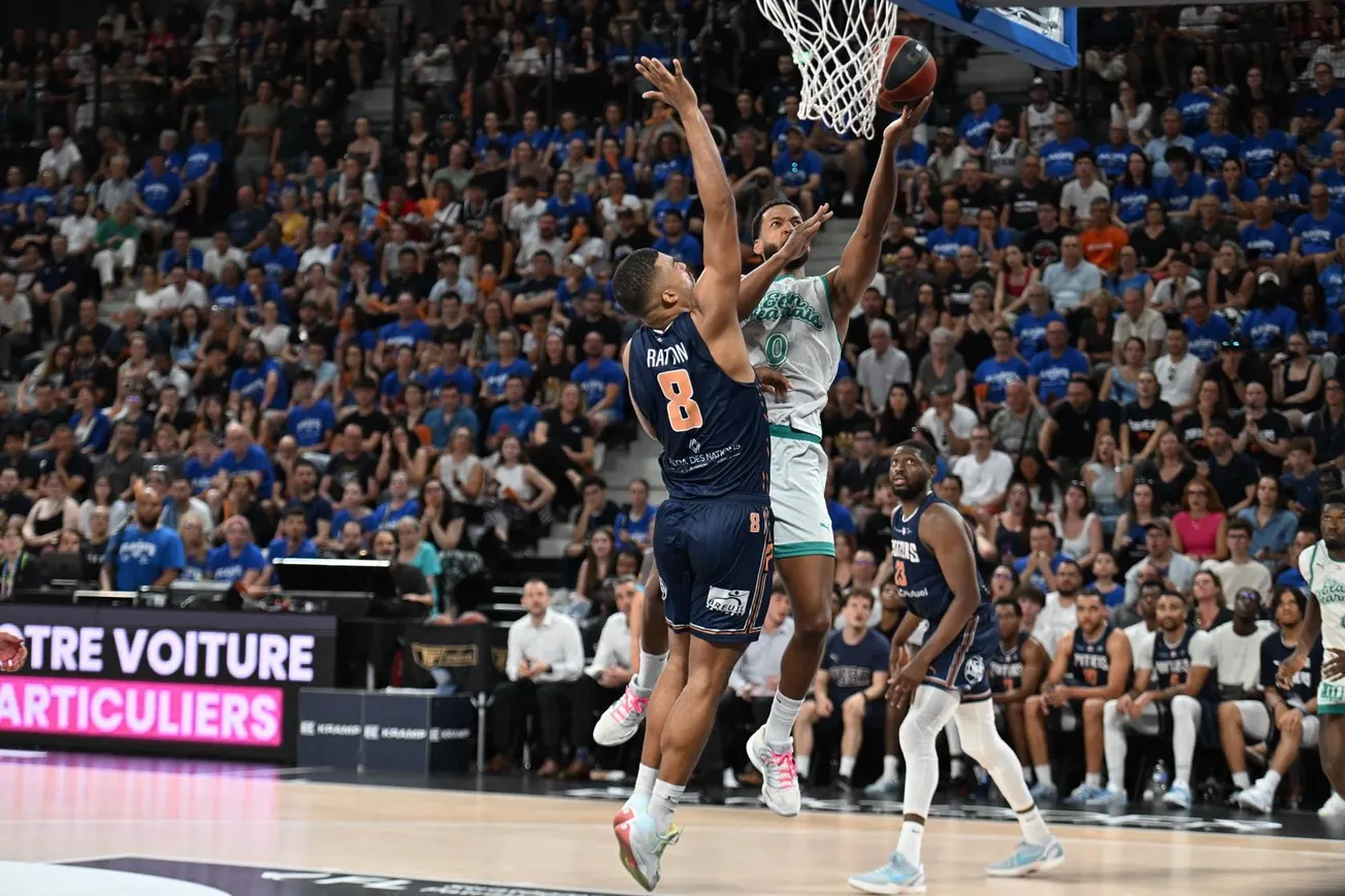 Pau et Poitiers se sont donnés rendez-vous jeudi pour savoir qui va monter en Betclic Elite