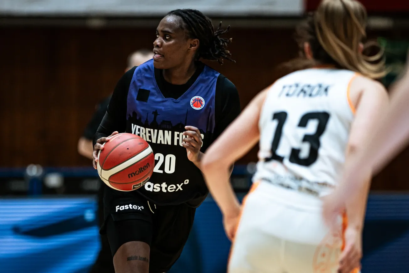 L'ASVEL mise sur la globe-trotteuse Naomi Mbandu