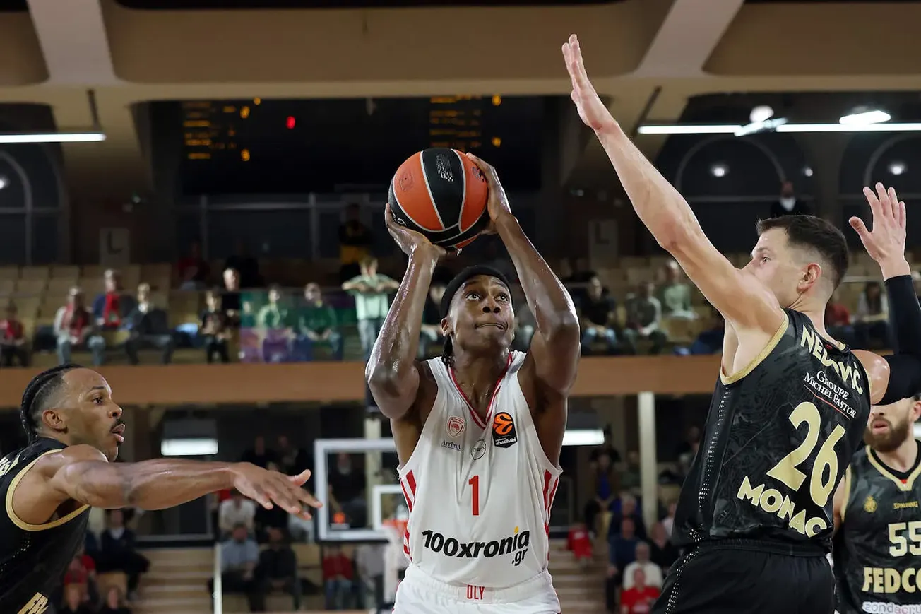 Frank Ntilikina quitte l'Olympiakos