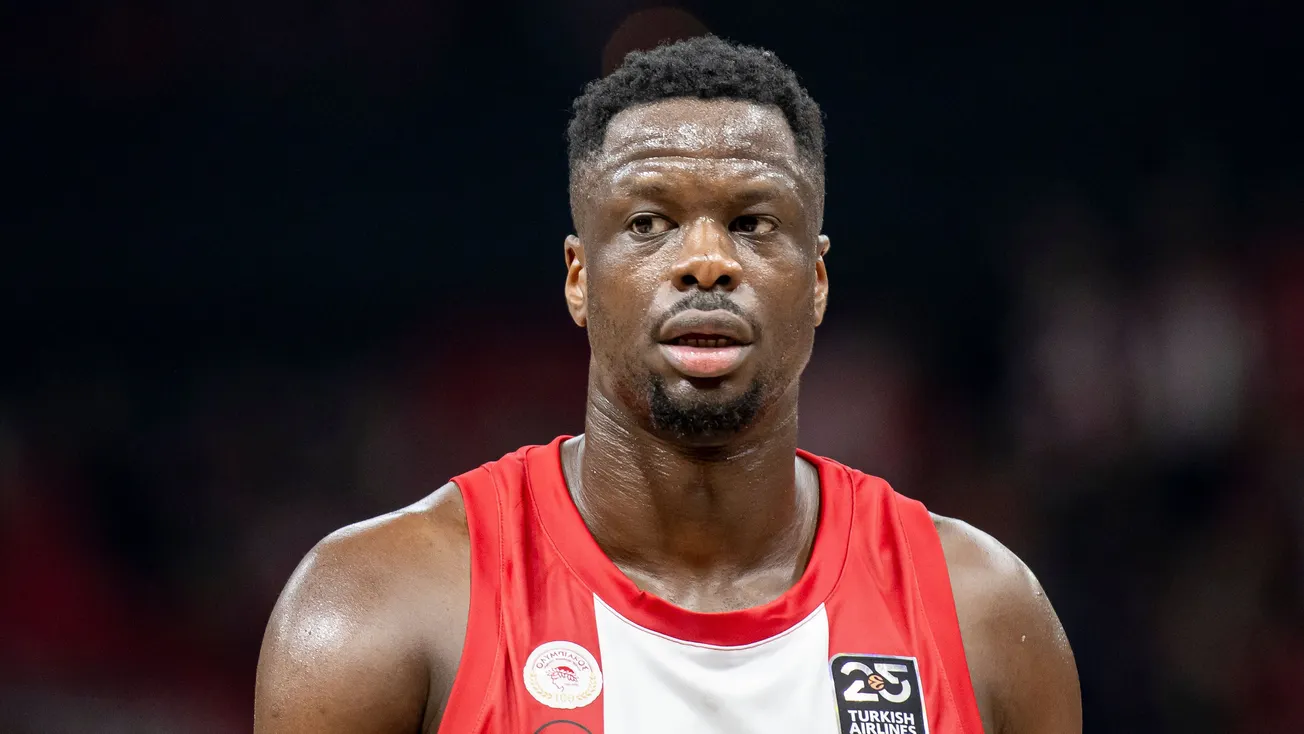 Moustapha Fall signe chez l'ennemi juré de l'Olympiakos