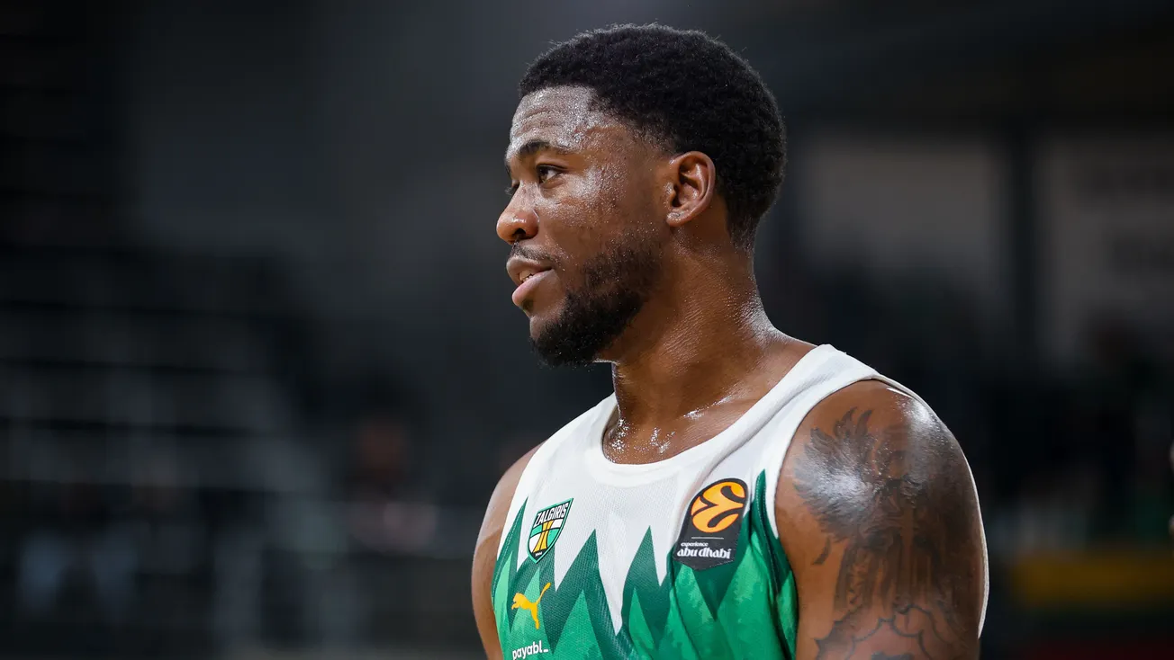 Moses Wright confirme sa signature au FC Barcelone
